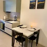 Homeparini - Center Апартаменти *