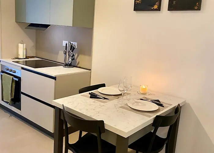 Homeparini - Center Daire *